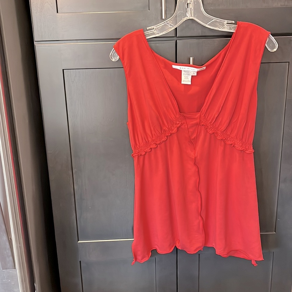 Max Studio Burnt Orange cute summer sleeveless top. Worn once very flattering. - Picture 9 of 9